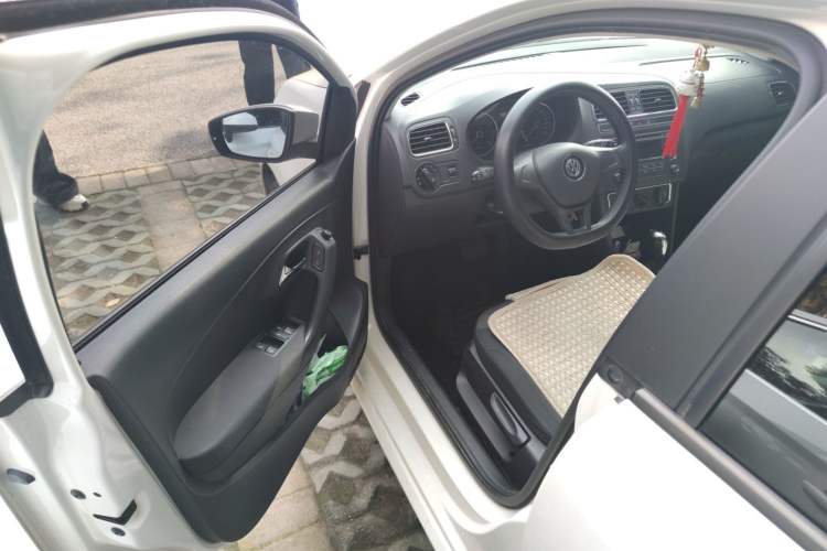 Used Volkswagen Polo 2014 1.6L Automatic Comfort Edition
