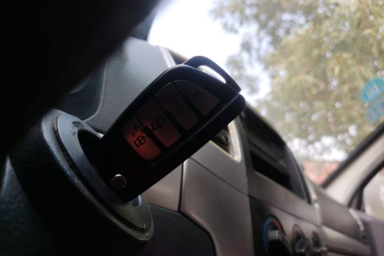 Used Foton Scenic 2012 2.0L Express Standard Short-Wheelbase Version 486EQV4
