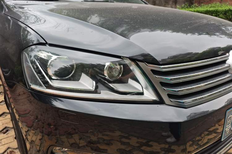 Used Volkswagen Magotan 2015 Facelift 1.8TSI Luxury Model Right Front Headlight