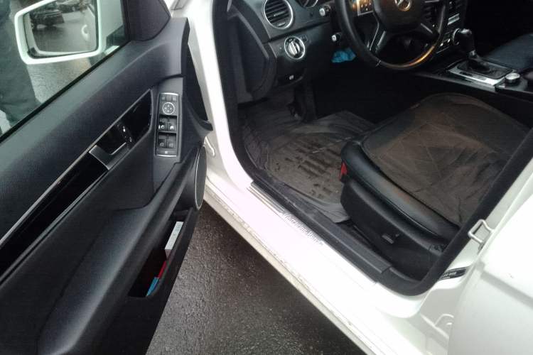 Used Mercedes-Benz C-Class 2013 C 180 Classic Grand Edition
