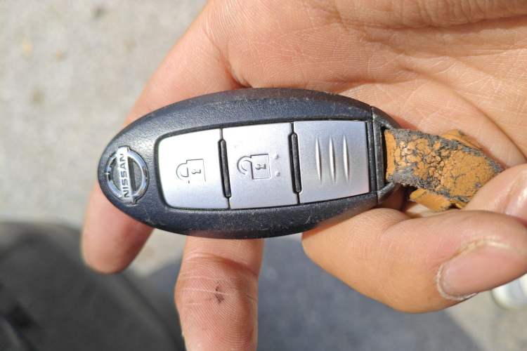 Used Nissan X-Trail 2014 2.0L CVT Comfort Edition 2WD Vehicle Key