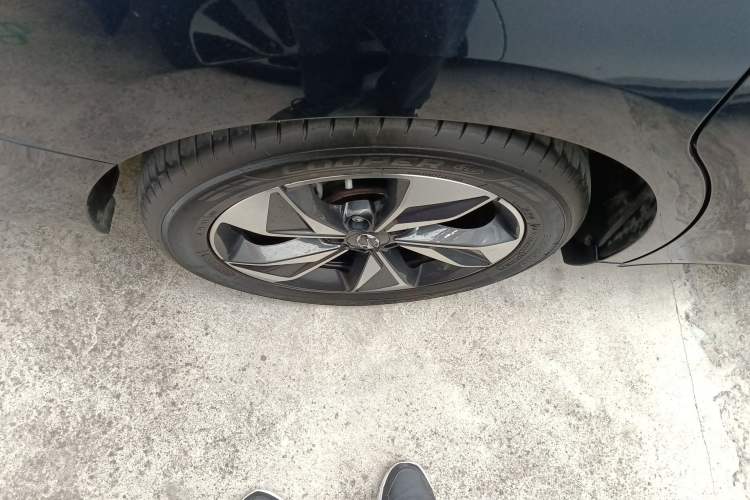 Used GAC Trumpchi M6 2021 PRO 270T Automatic Luxury Edition Exterior 5