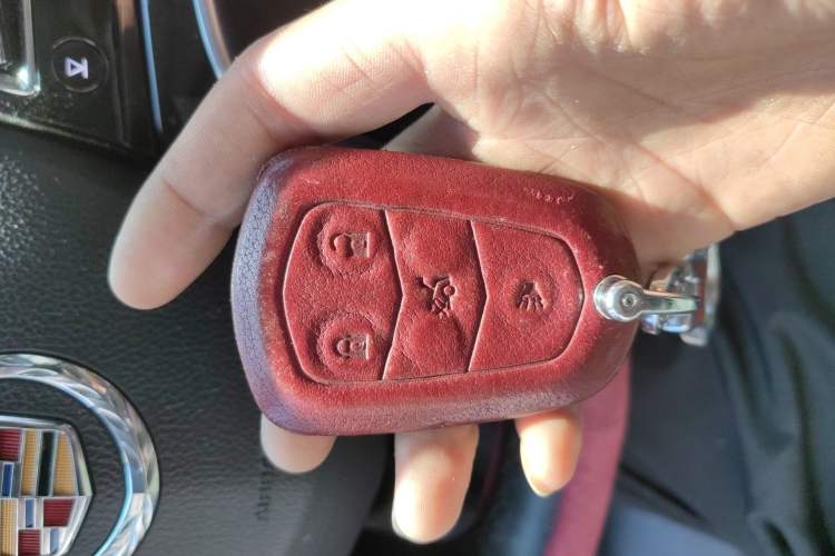 Used Cadillac SRX 2015 3.0L Comfort Version Vehicle Key