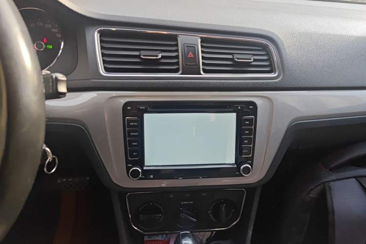 Used Volkswagen Lavida 2015 1.6L Automatic Comfort Edition