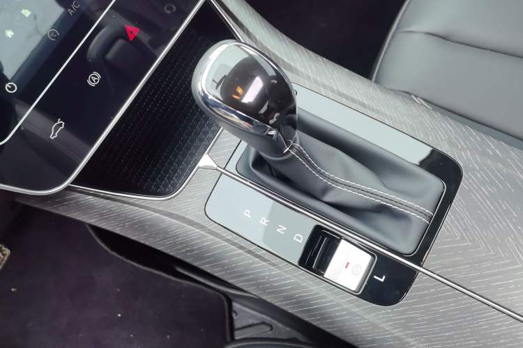 Used Venucia D60 2023 PLUS 1.6L XL CVT Yue Ling Edition
