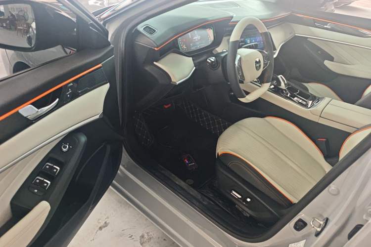 Used Dongfeng Aeolus Yixuan MAX 2023 1.5T Super Cool Trendy Dad Edition Driver Seat