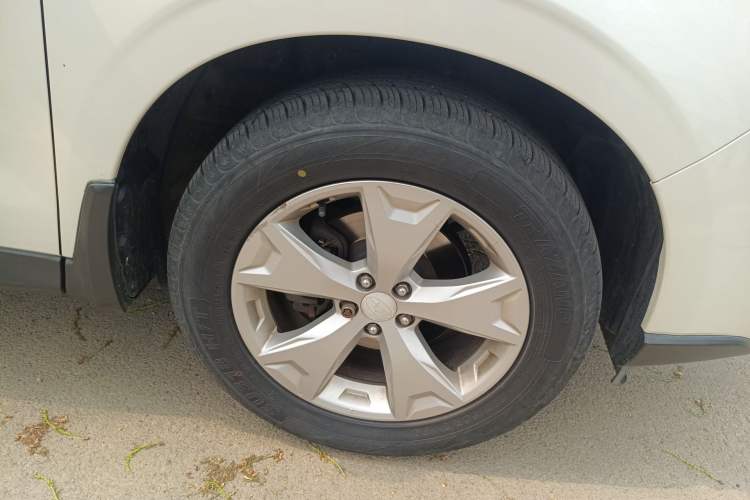 Used Subaru Forester 2014 2.0i Automatic Luxury Edition
