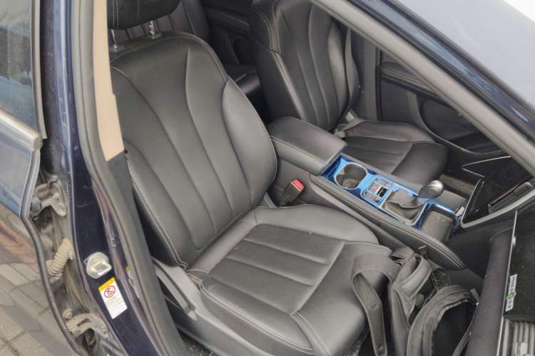 Used BYD Song MAX 2017 1.5T Automatic Smart Connect Elite 7-Seater Right Front Seat