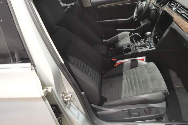 Used Volkswagen Magotan 2018 330TSI DSG Luxury Model