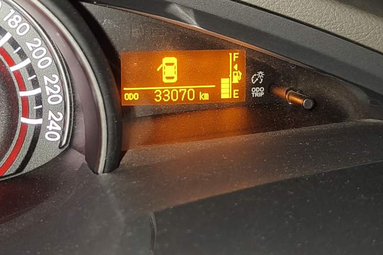 Used Toyota Verso 2011 180G CVT Comfort Edition Odometer Close Up