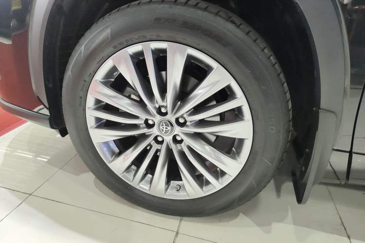 Used Toyota Highlander 2023 2.5L Smart Electric Hybrid Dual-Motor All-Wheel-Drive Luxury 7-Seater