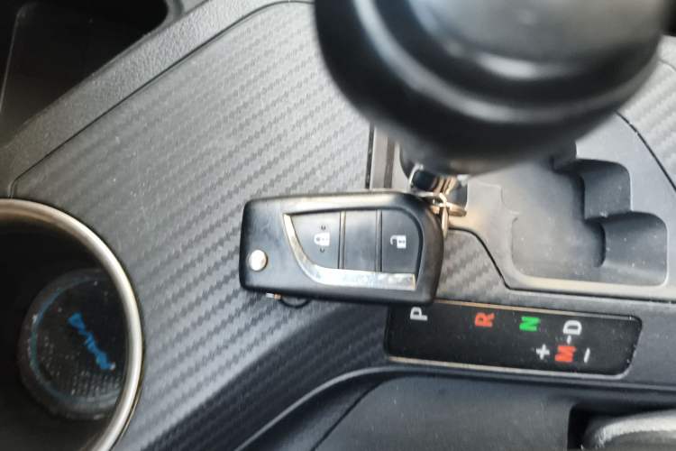 Used Toyota RAV4 2015 2.0L CVT Two-Wheel Drive Fashion Edition