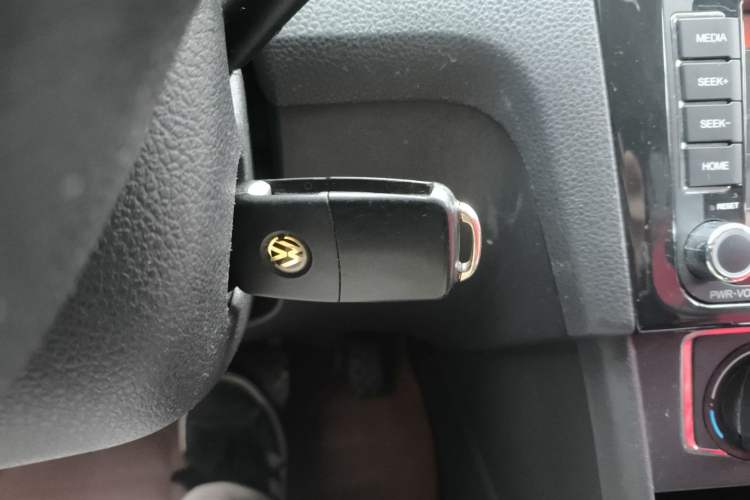 Used Volkswagen Santana 2015 1.6L Automatic Comfort Edition
