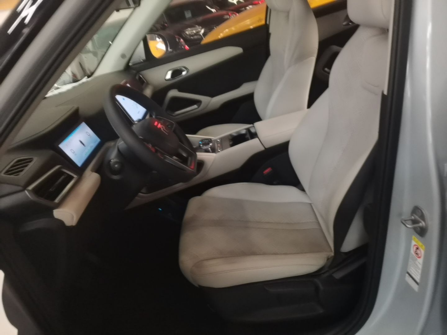 BYD Yuan UP 2024 401 km Active Version — снимка 17