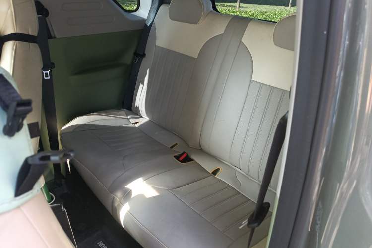 Used Geely Galaxy Panda 2025 210km Panda Rider Left Rear Seat