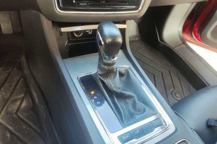 Used Roewe i6 2018 20T Automatic Flagship Edition Gear Lever