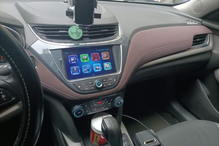 Used Chevrolet Malibu 2018 530T Automatic Luxury Edition Audio And AC Panel