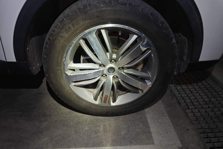 Used Haval H6 2017 Red Label 2.0T Automatic Two-Wheel Drive ZhiShang Model