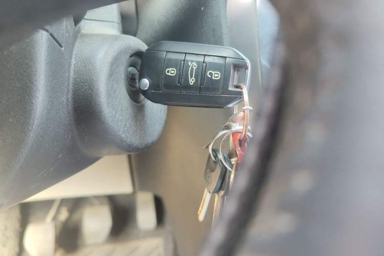 Used Citroen C4 Sega 2016 1.6L Manual Luxury Model