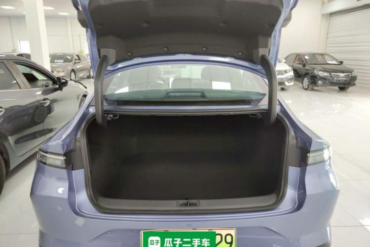 Used Nissan N6 2026 Model 180 Max Trunk