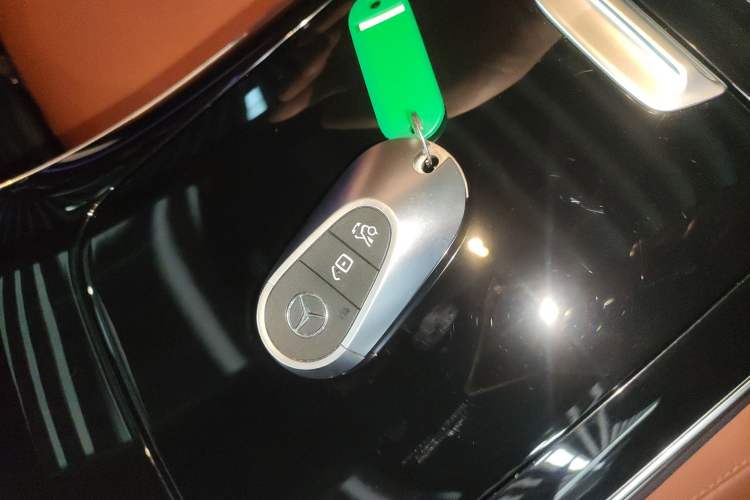 Used Mercedes-Benz GLC 2025 GLC 300 L 4MATIC Luxury Model 5 Seats