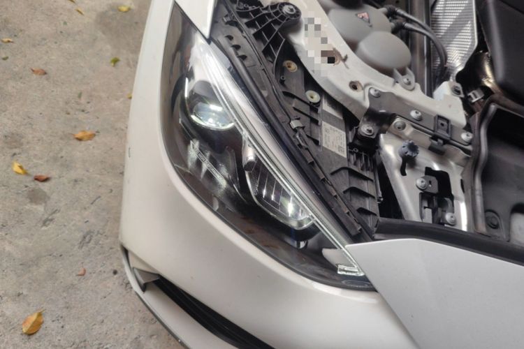 Used Mercedes-Benz C-Class 2023 Restyled C 260 L Sport Edition Right Front Headlight