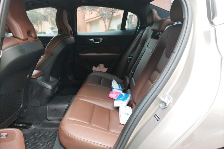 Used Volvo S60 2021 T4 Zhiyi Luxury Edition