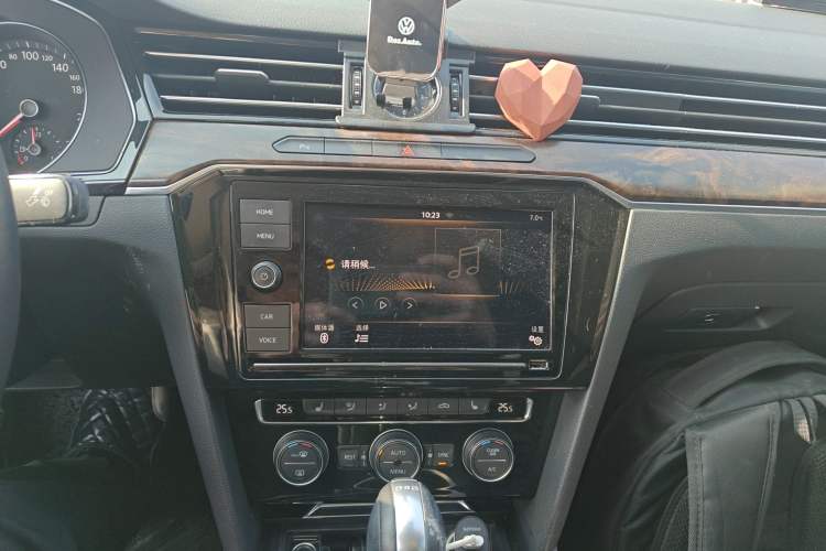 Used Volkswagen Magotan 2019 330TSI DSG Luxury Model China V Standard Audio And AC Panel