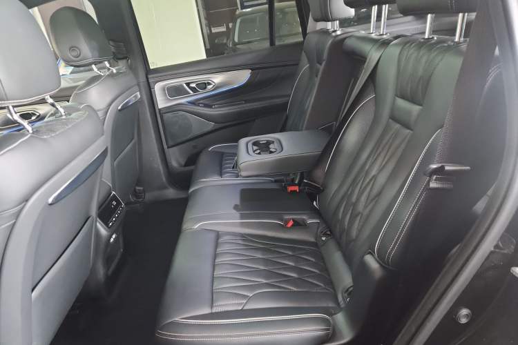 Used GAC Trumpchi GS8 2022 Flagship Series 2.0 TGDI Two-Wheel-Drive Prestige Edition (7 Seats) Left Rear Seat