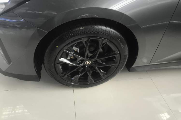 Used Changan UNI-V 2024 1.5T Prestige Edition
