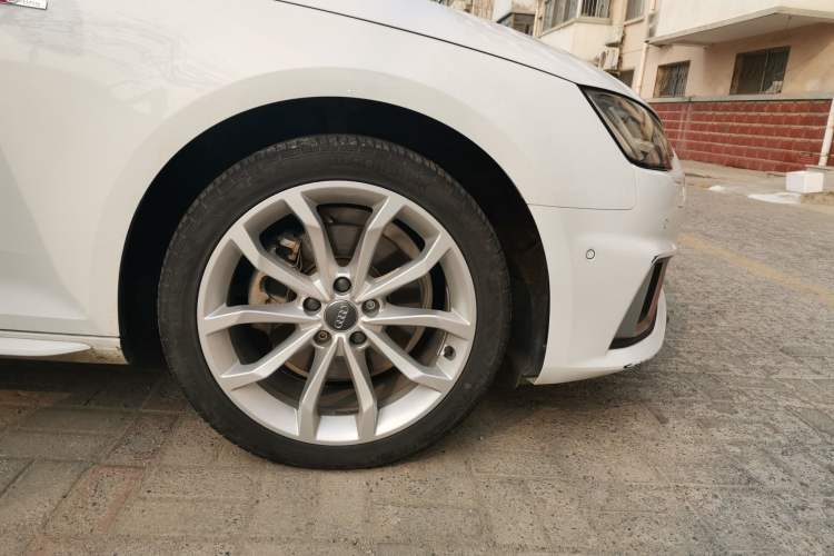 Used Audi A4L 2019 40 TFSI Fashion Edition China VI Emission Standard
