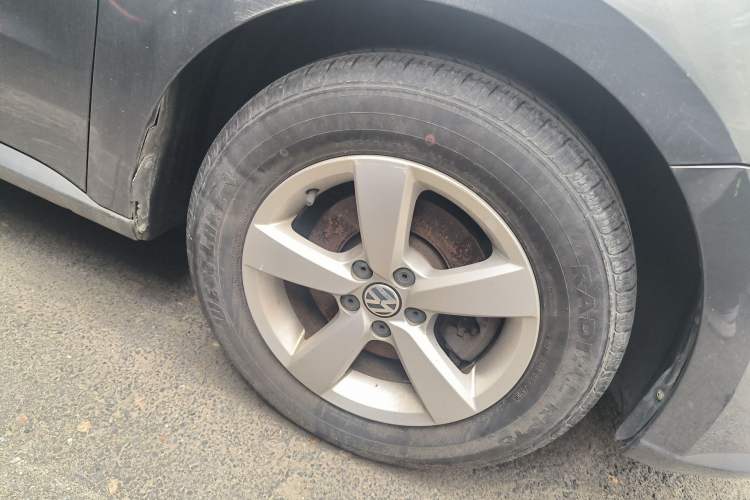 Used Volkswagen Lavida 2013 Revised Classic 1.6L Automatic Fashion Edition