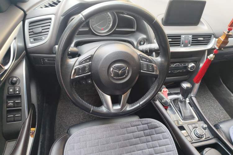Used Mazda CX-4 2016 2.0L Automatic 2WD Blue Sky Luxury Edition Steering Wheel