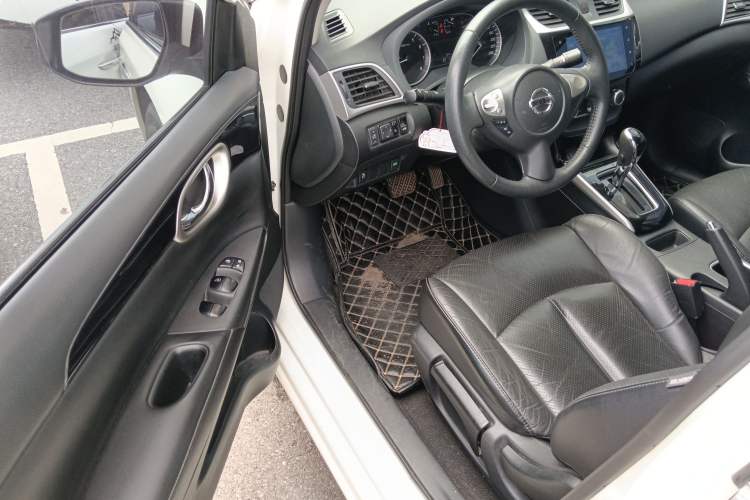 Used Nissan Sylphy 2019 1.6XV CVT Smart Connect Luxury Edition China V Standard Driver Seat