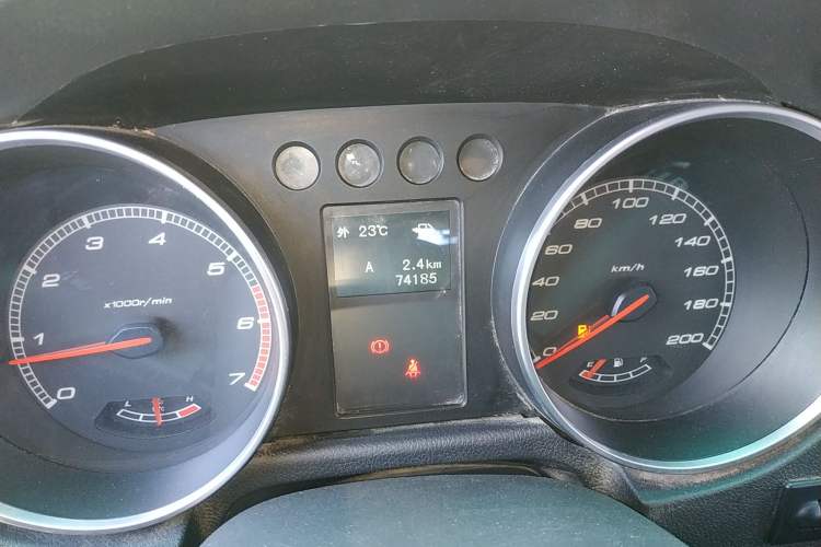 Used BAIC Off-Road BJ40 2016 40L 2.0T Manual All-Wheel Drive Prestige Edition Instrument Cluster