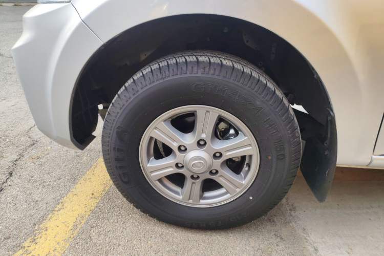 Used Great Wall Wingle 5 2023 "Dry Meal" Version 1.5T Gasoline Two-Wheel-Drive Advanced Large Double Left Front Wheel Hub