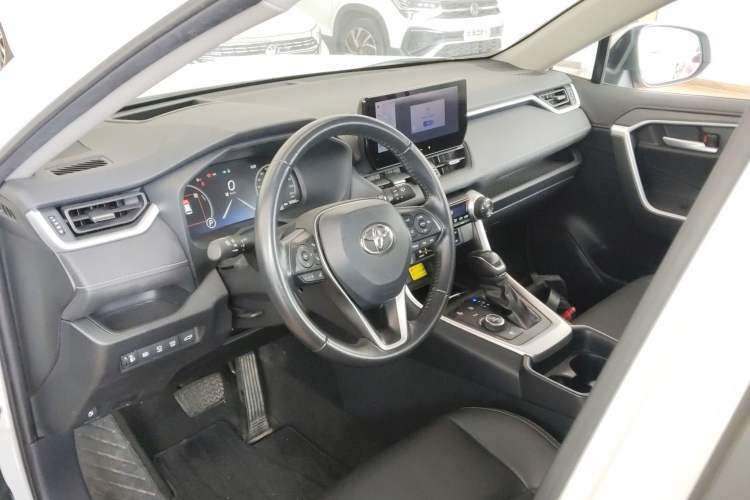 Used Toyota Wildlander 2023 Dual-Motor 2.5L E-CVT Four-Wheel Drive Prestige Edition Interior 2