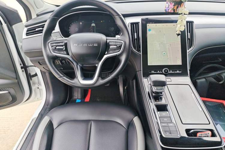 Used Roewe i6 MAX 2020 300TGI Automatic Cool & Stylish Skyroof Edition Audio And AC Panel