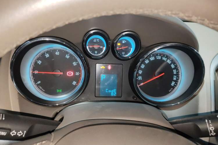 Used Buick GT 2011 GT 1.8L Automatic Fashion Edition Leather Model Instrument Cluster