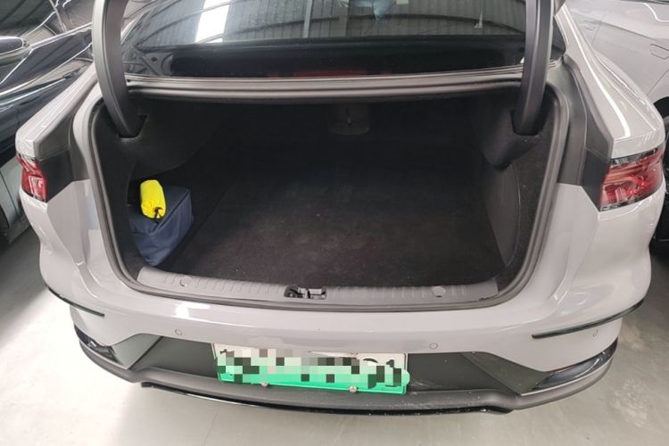 Used BYD Han 2025 DM-i Intelligent Driving Edition 125KM Prestige Model
