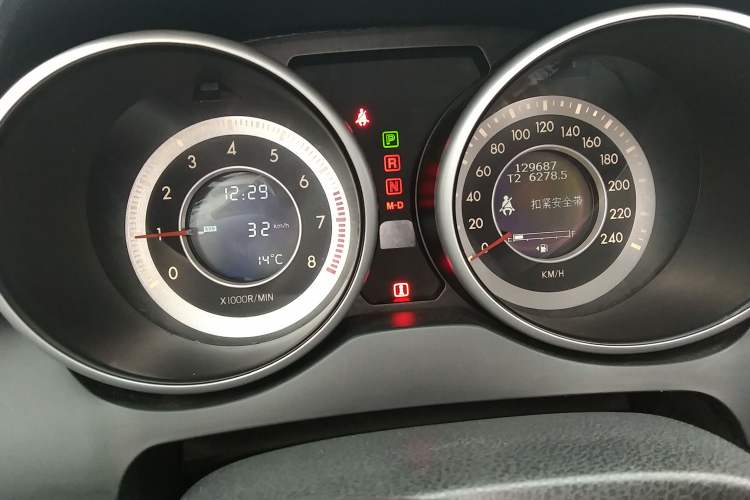 Used Bestune X80 2013 2.0L automatic comfort version Odometer Close Up