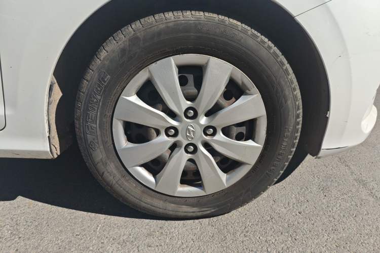 Used Hyundai Verna (older generation) 2017 1.4L Manual Refreshed Version China VI Standard