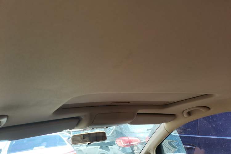 Used Volkswagen Touran 2011 1.4T Manual Zhiya Edition 5 Seats Headliner