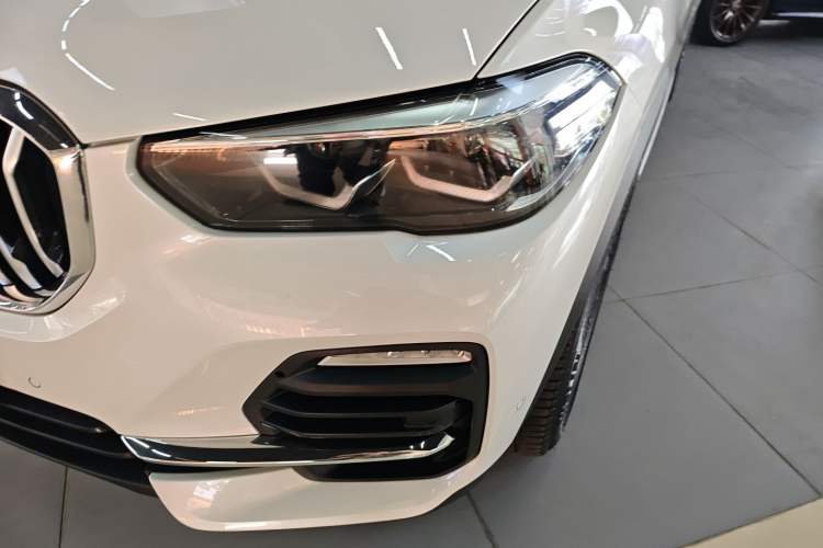 Used BMW X5 2019 xDrive40i Base Model Middle East
