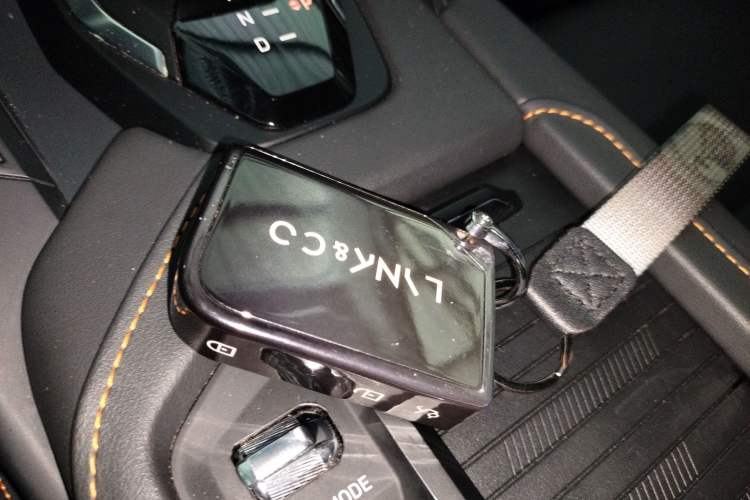 Used Lynk & Co 06 EM-P 2022 PHEV 84 km Range Pro Version