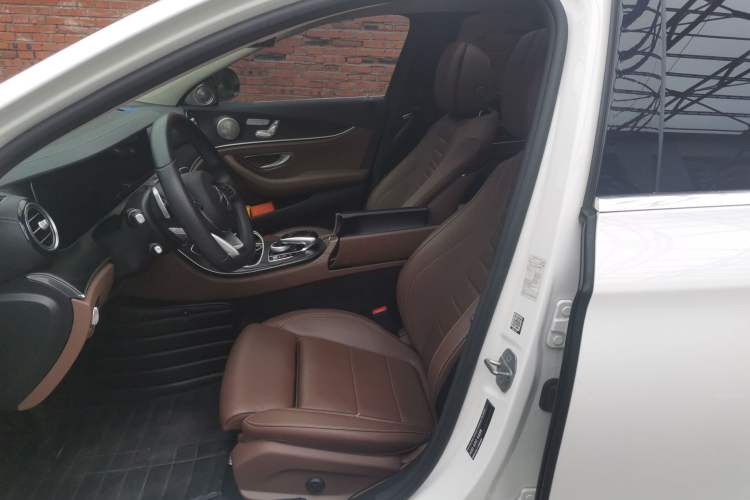 Used Mercedes-Benz E-Class 2018 Facelift E 200 L Sport 4MATIC
