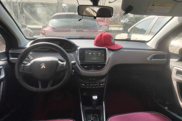 Used Peugeot 2008 2014 1.6L Automatic Fashion Edition
