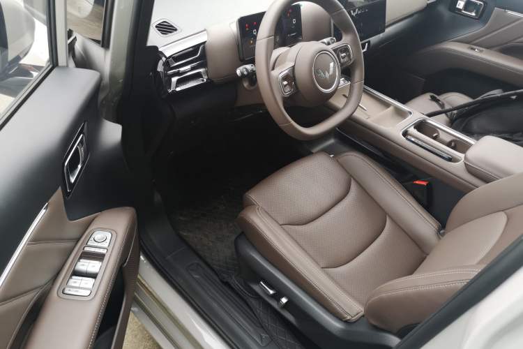 Used Wuling Starlight 730 2025 Model Plug-in Hybrid 125km Luxury Edition