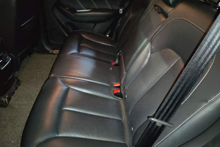 Used Roewe RX5 2019 20T Two-Wheel Drive Automatic 4G Connected Platinum Edition Left Rear Seat