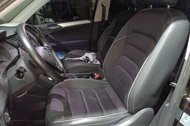 Used Volkswagen Tiguan L 2017 330TSI Automatic Two-Wheel Drive Flagship Edition Left Front Seat